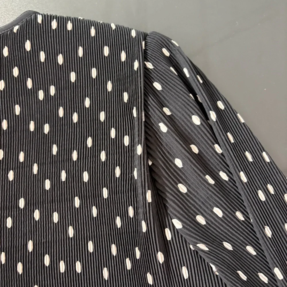 NWT J.Crew Womens Blouse M Black Polka Dot Pleated Peplum AI032 Long Sleeve